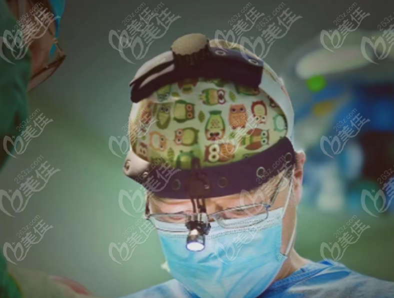 Is Dr. Zheng Zhixiong famous in South Korea